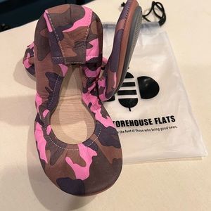 Bubblegum camo Storehouse Flats.  Size 8.